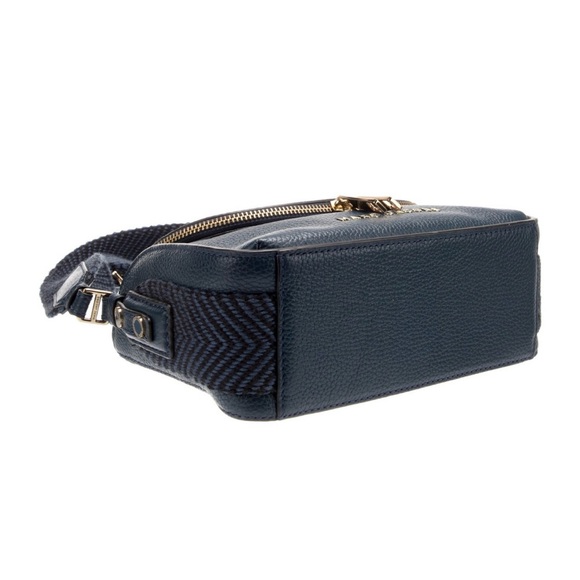 SOLD**Marc Jacobs Navy Crossbody Bag - Picture 3 of 13